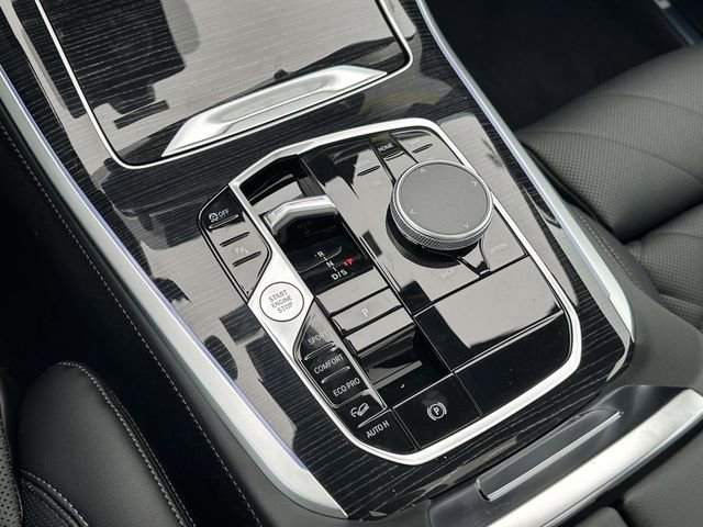 New 2026 BMW X5 xDrive40i w/ M Sport Package AWD/4WD image 17