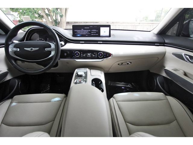 Used 2023 Genesis GV70 2.5T w/ Advanced Package AWD/4WD image 8