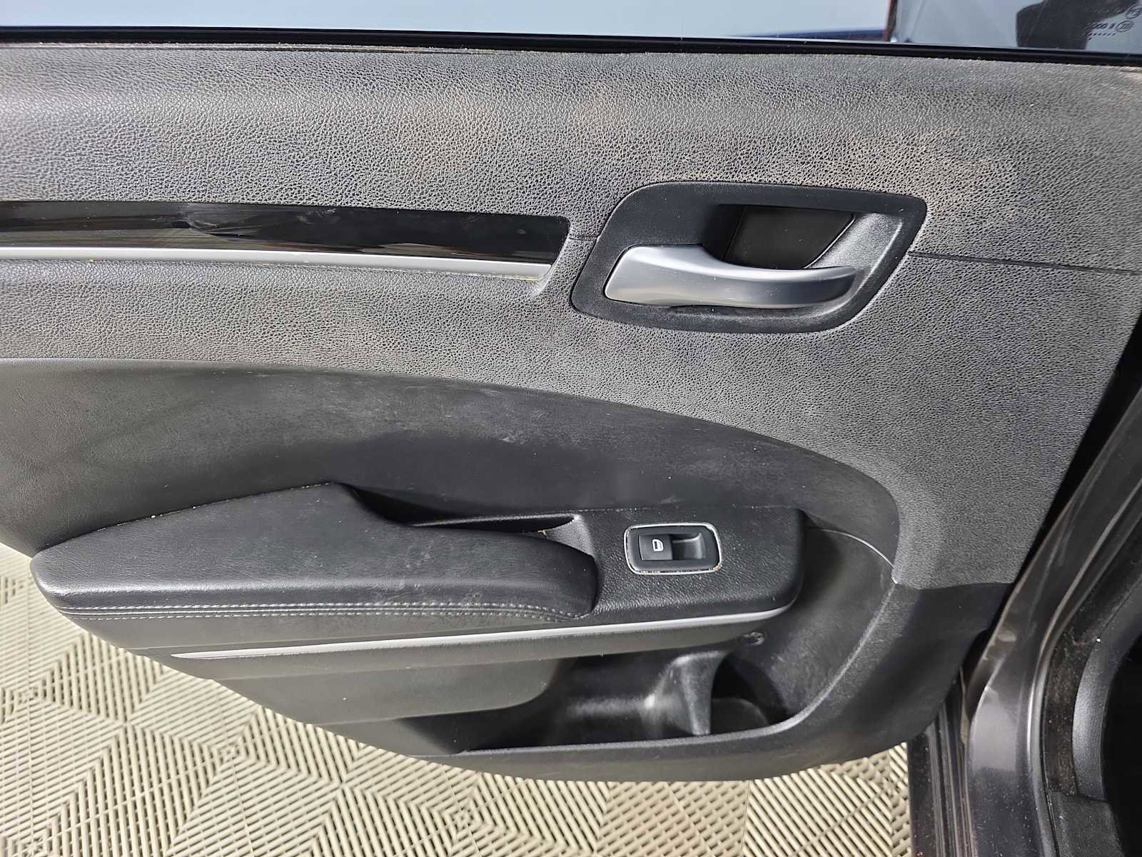 Used 2023 Chrysler 300 Touring image 27