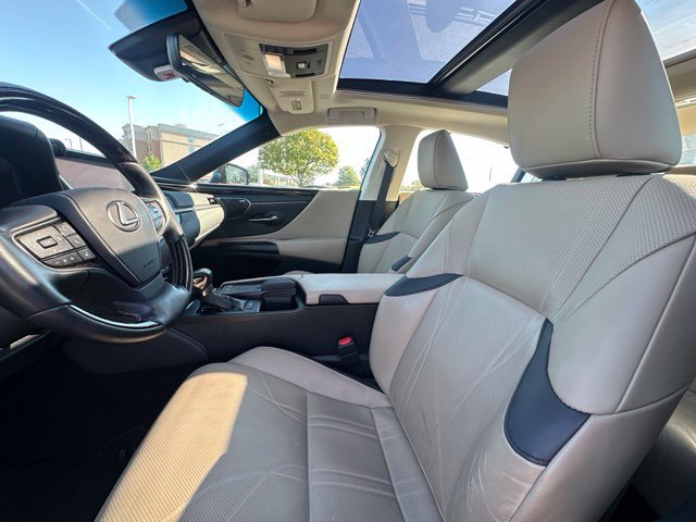 Used 2021 Lexus ES 350 Ultra Luxury w/ Accessory Package FWD image 27