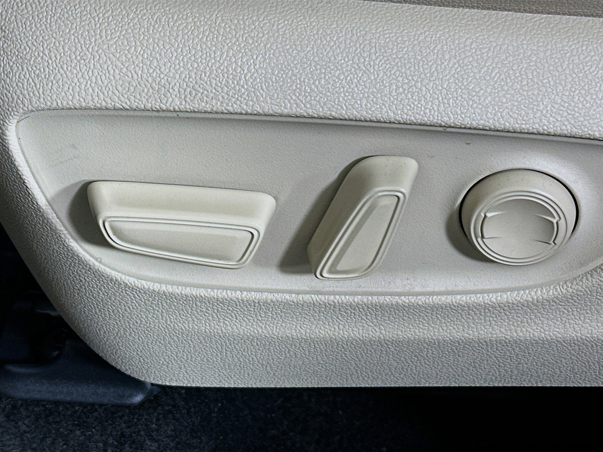 Used 2023 Toyota Highlander XLE image 13