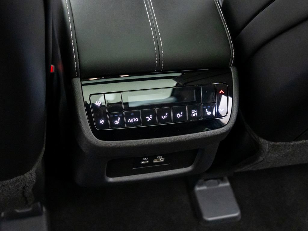 Certified 2025 INFINITI QX60 Luxe image 19