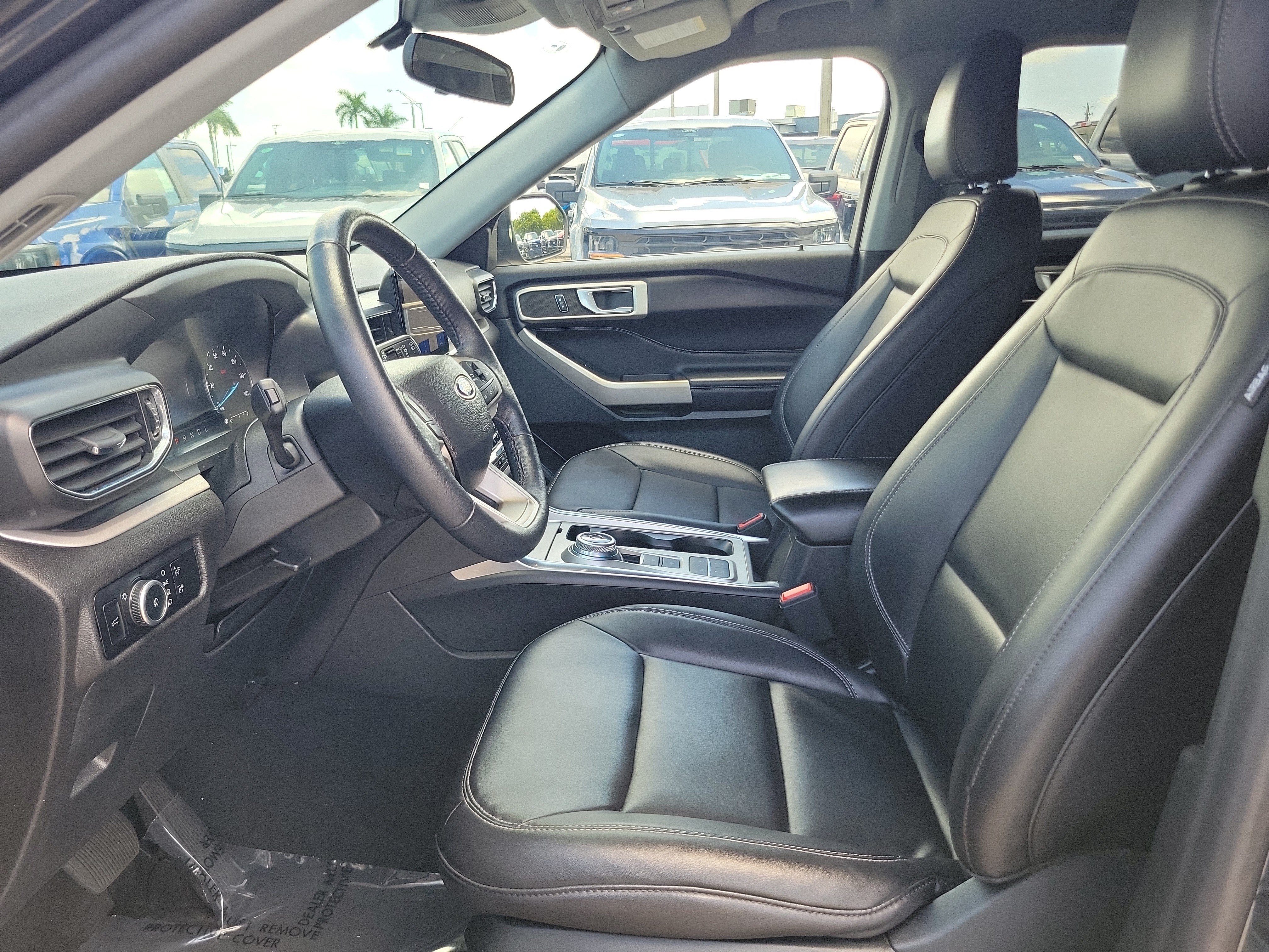 Used 2023 Ford Explorer XLT w/ Equipment Group 202A RWD image 11