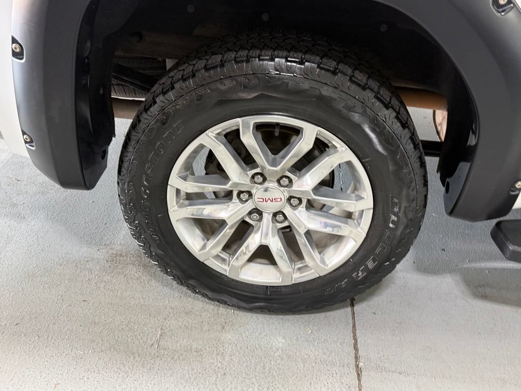Used 2019 GMC Sierra 1500 SLT w/ SLT Premium Plus Package AWD/4WD image 40