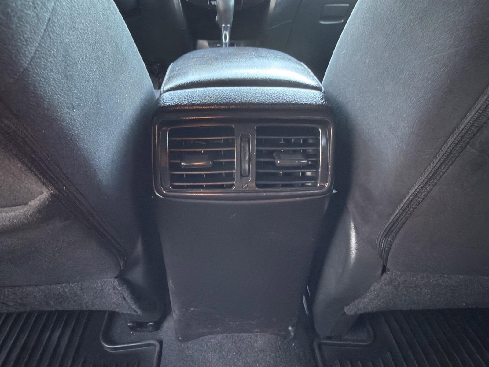 Used 2016 Nissan Rogue SV w/ SV Premium Package image 29