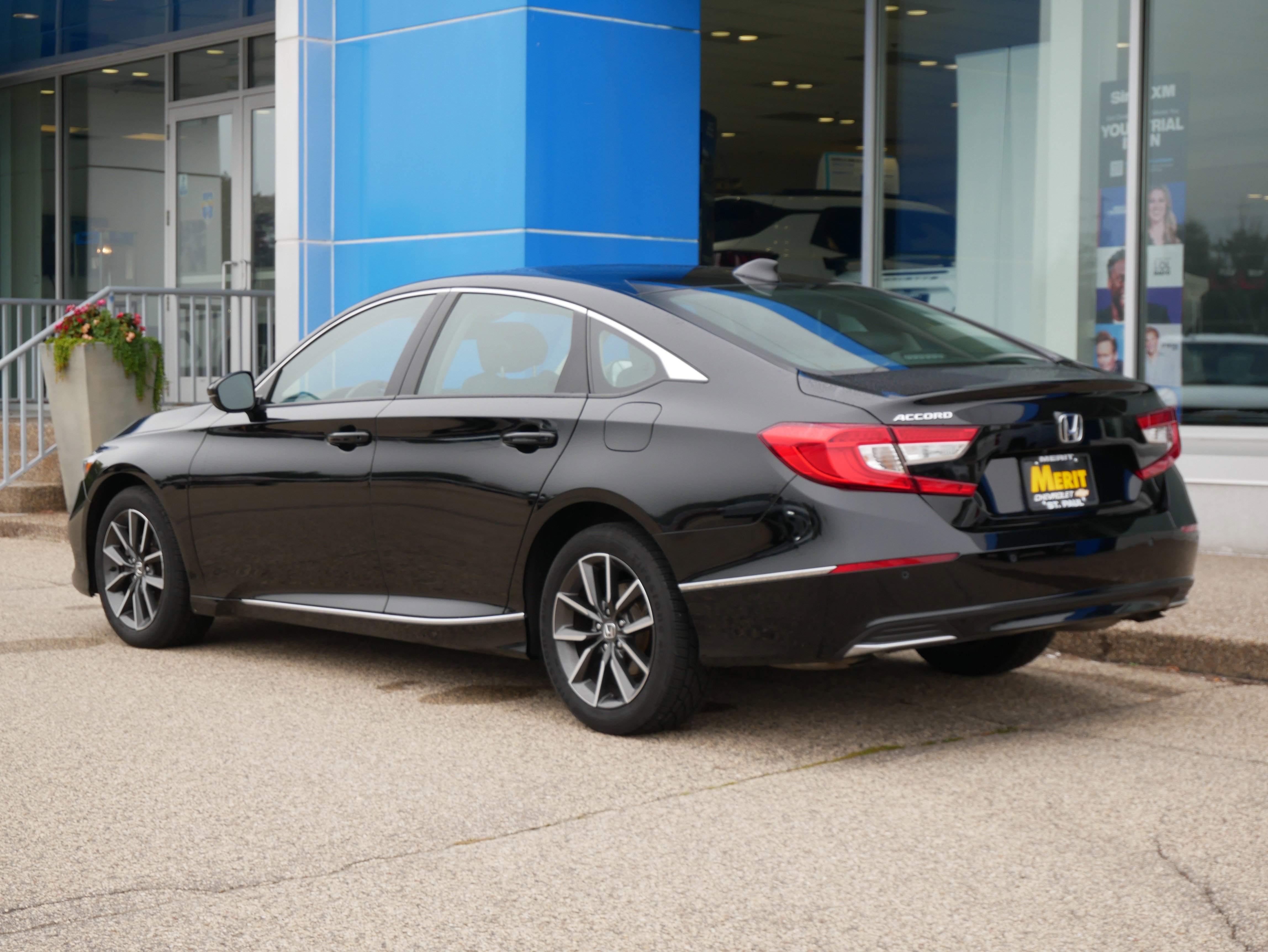Used 2022 Honda Accord EX-L image 4