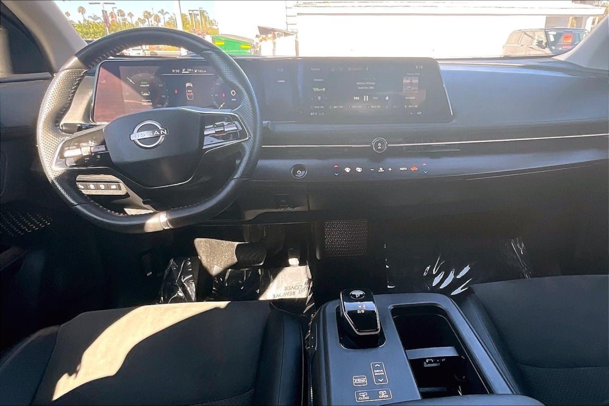 Used 2024 Nissan Ariya FWD image 12
