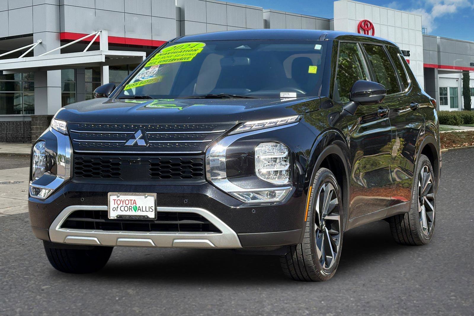 Used 2024 Mitsubishi Outlander SE AWD/4WD image 7