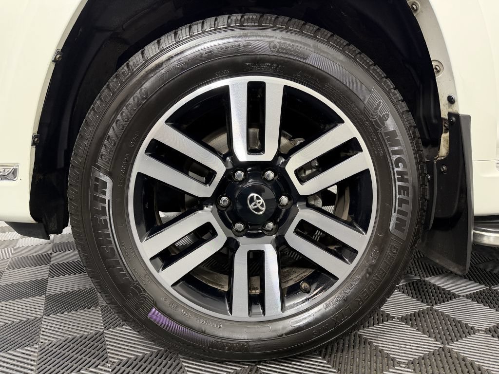 Used 2018 Toyota 4Runner Limited AWD/4WD image 40