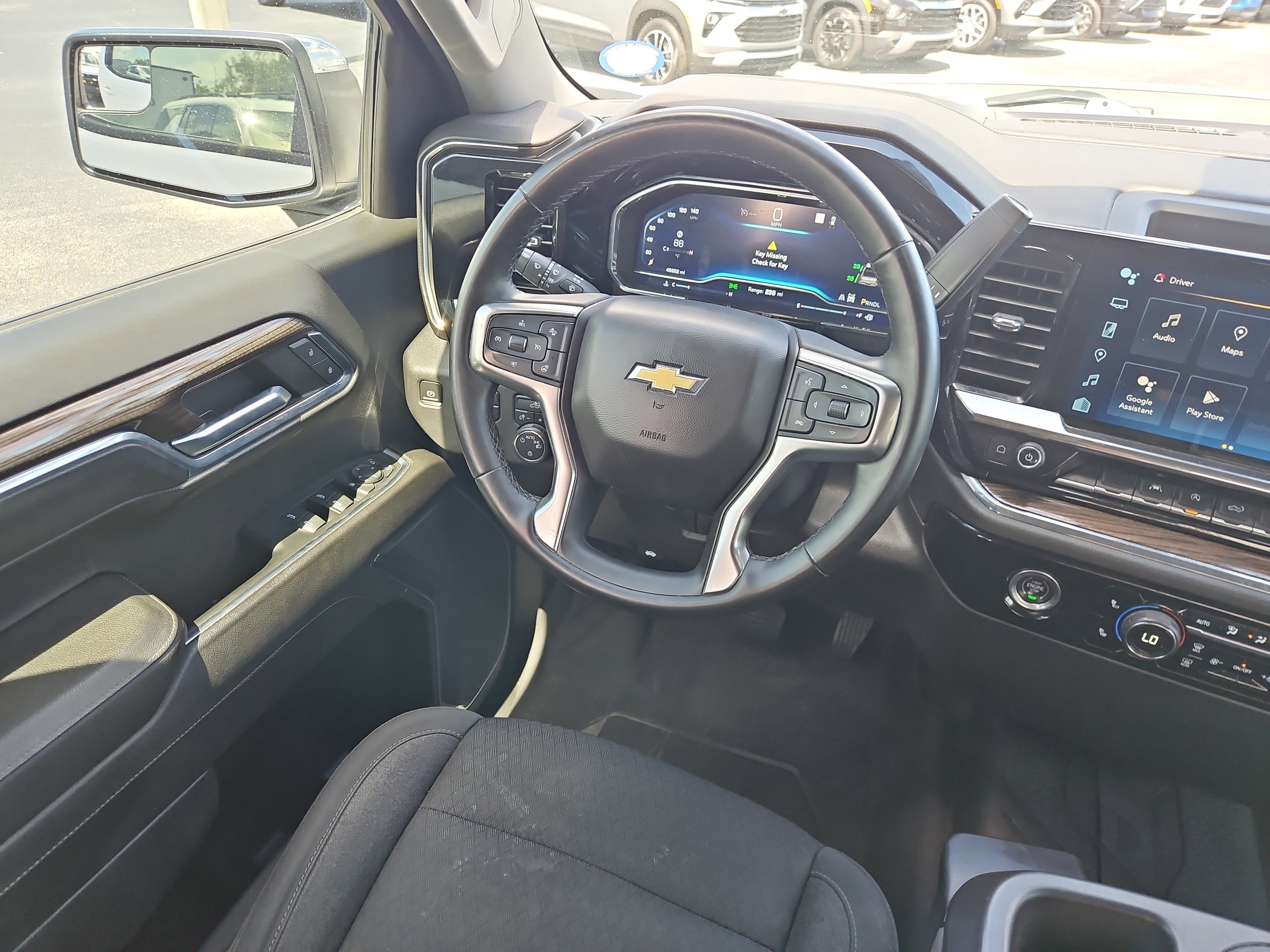 Used 2023 Chevrolet Silverado 1500 LT AWD/4WD image 9