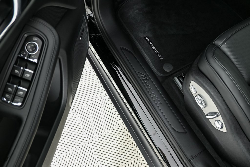 New 2026 Porsche Macan image 8