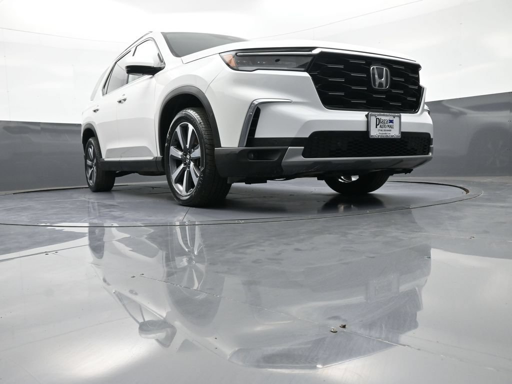 Certified 2024 Honda Pilot Touring image 32