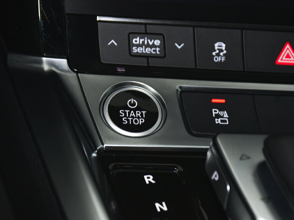 Used 2024 Audi Q8 e-tron Premium AWD/4WD image 32