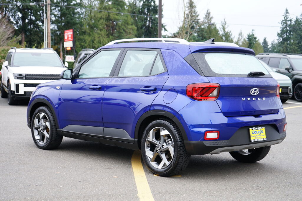 Used 2022 Hyundai Venue SEL w/ Cargo Package image 9