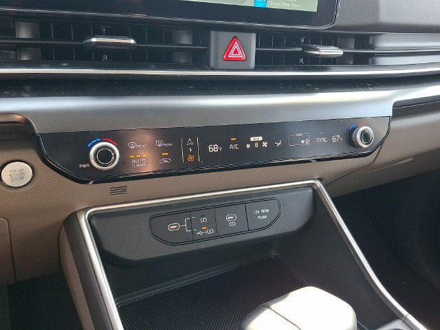 Used 2026 Kia Carnival FWD image 16