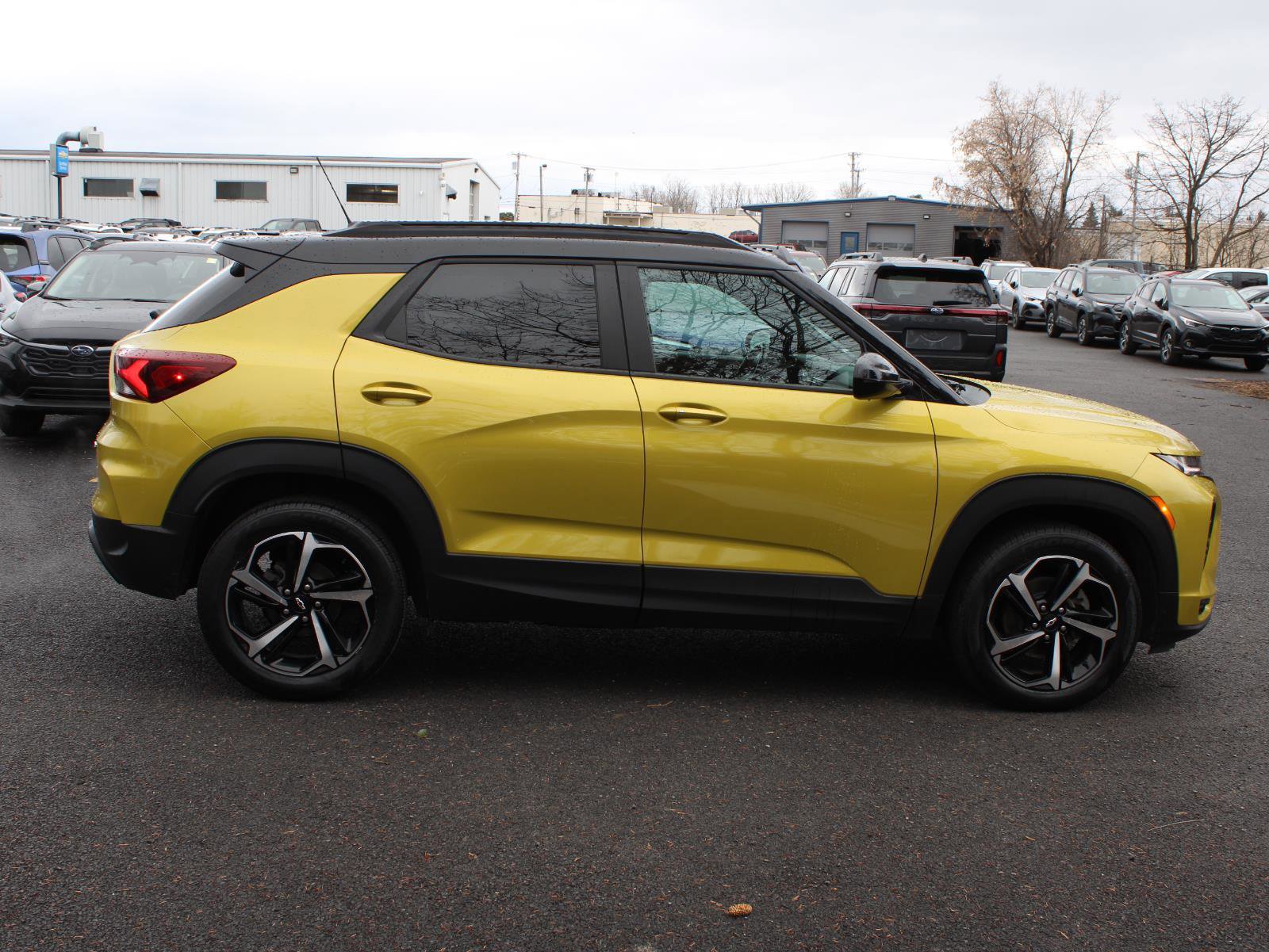 Used 2023 Chevrolet TrailBlazer RS w/ Sun and Liftgate Package image 4