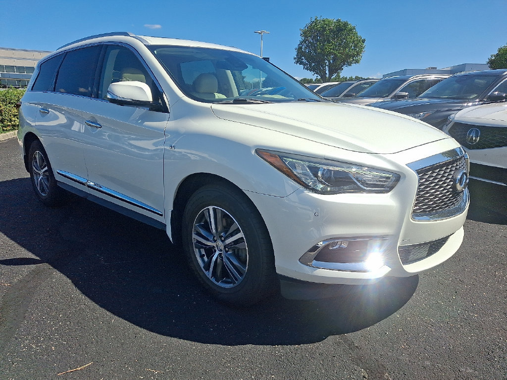 Used 2020 INFINITI QX60 Luxe w/ Essential Package AWD/4WD image 3