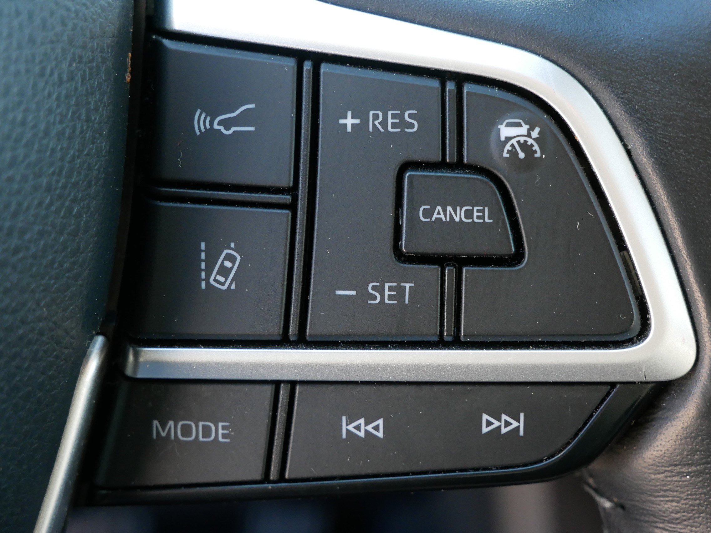 Used 2022 Toyota Highlander XLE image 36