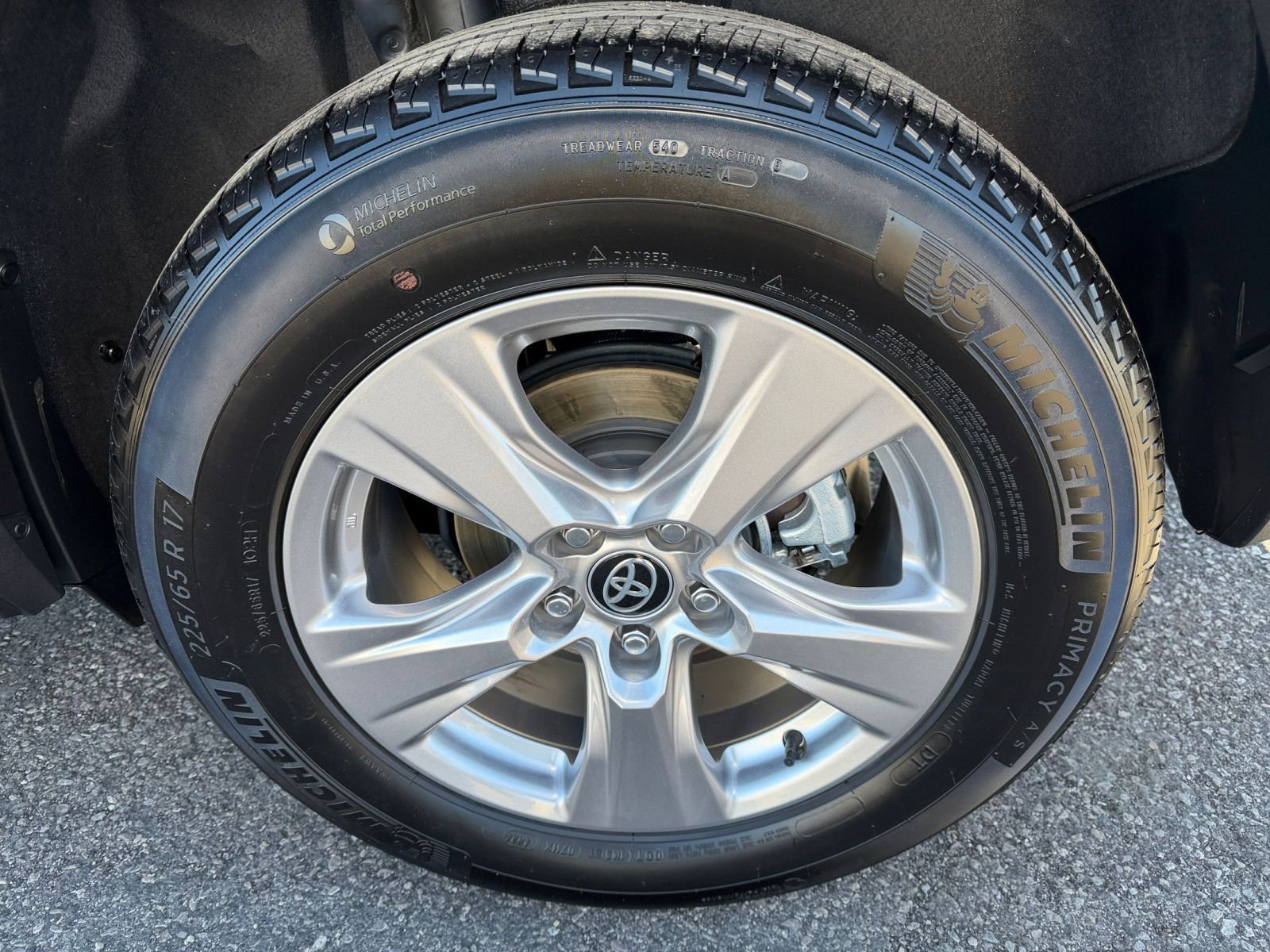 Used 2025 Toyota RAV4 XLE image 29