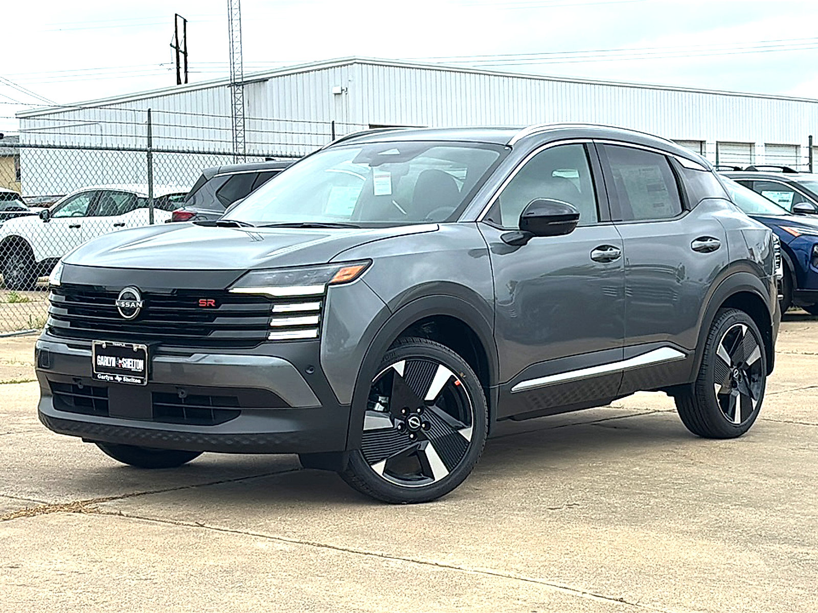 New 2026 Nissan Kicks SR w/ SR Premium Package FWD image 2
