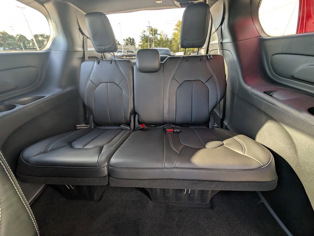 New 2026 Chrysler Pacifica Select image 16