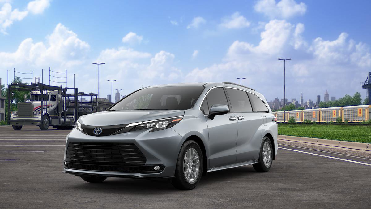 New 2025 Toyota Sienna XLE w/ XLE Plus Package
