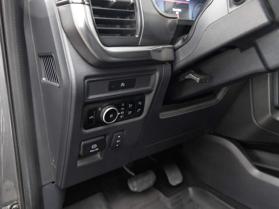Used 2025 Ford F150 Lariat AWD/4WD image 12