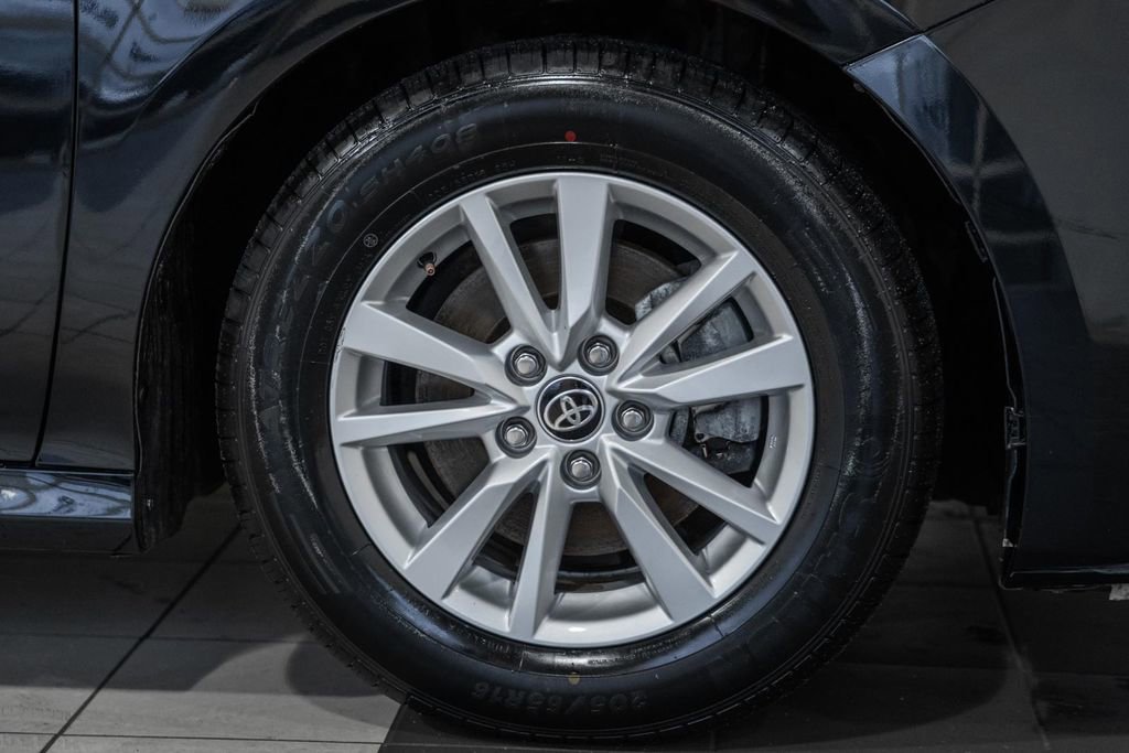 Used 2025 Toyota Camry LE image 15