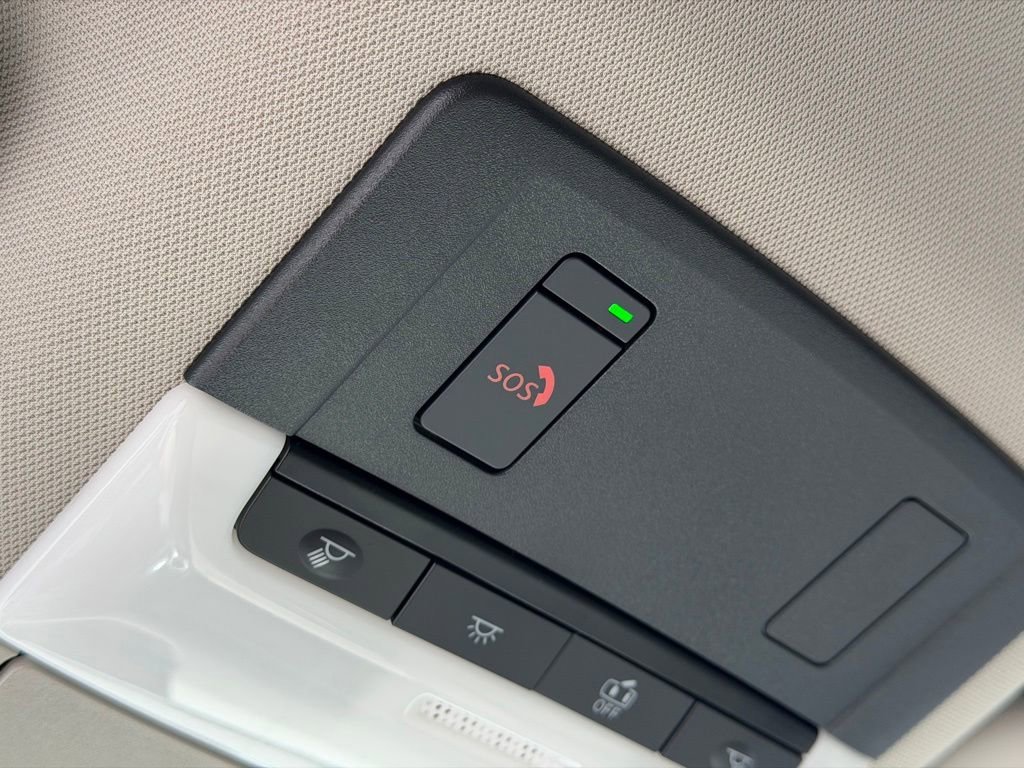 Used 2025 Nissan Rogue SL FWD image 38