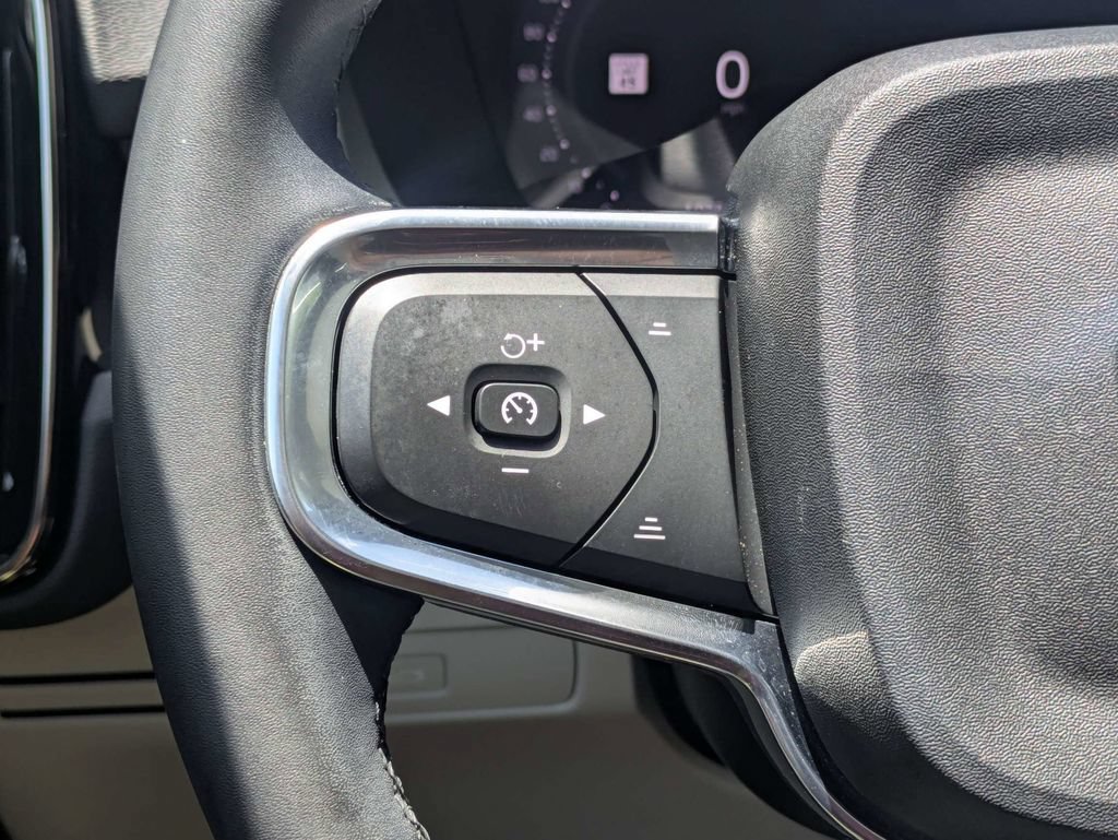 Certified 2023 Volvo XC40 B5 Plus w/ Protection Package Premier AWD/4WD image 34