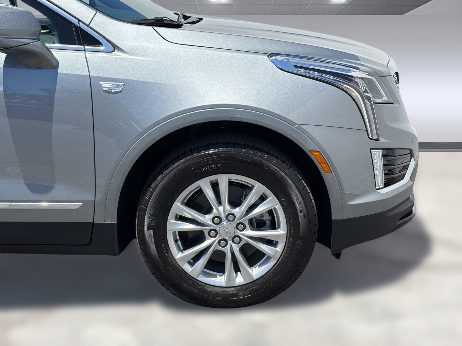 New 2026 Cadillac XT5 Luxury w/ LPO, Floor Liner Package AWD/4WD image 12