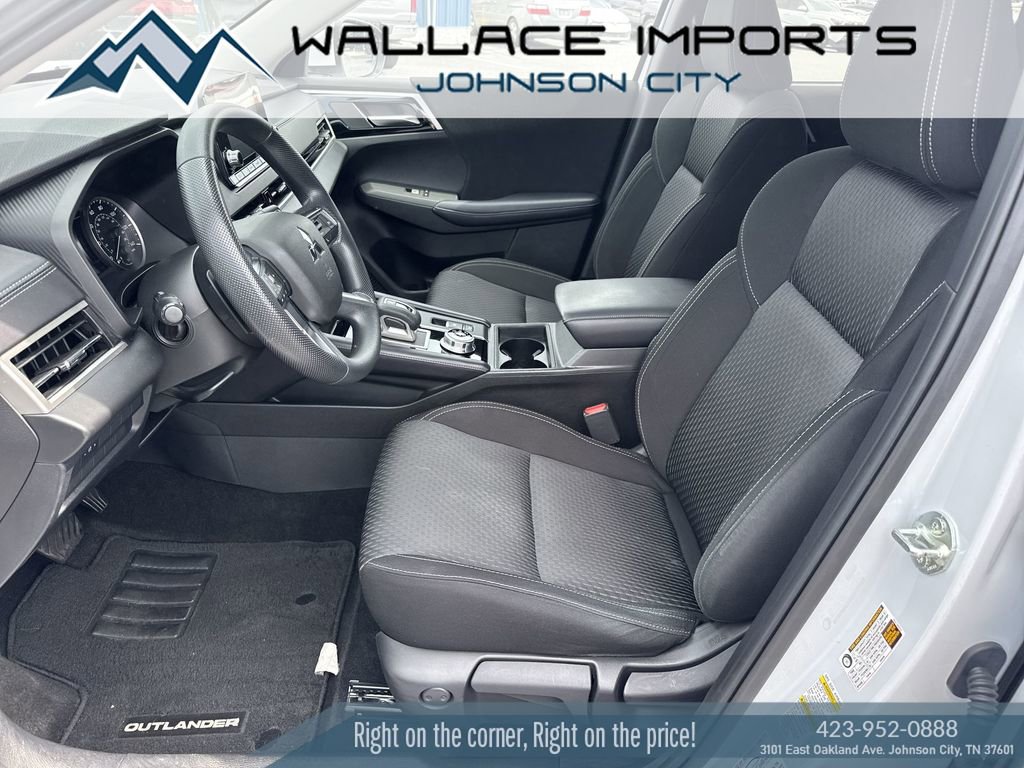Used 2024 Mitsubishi Outlander ES AWD/4WD image 13