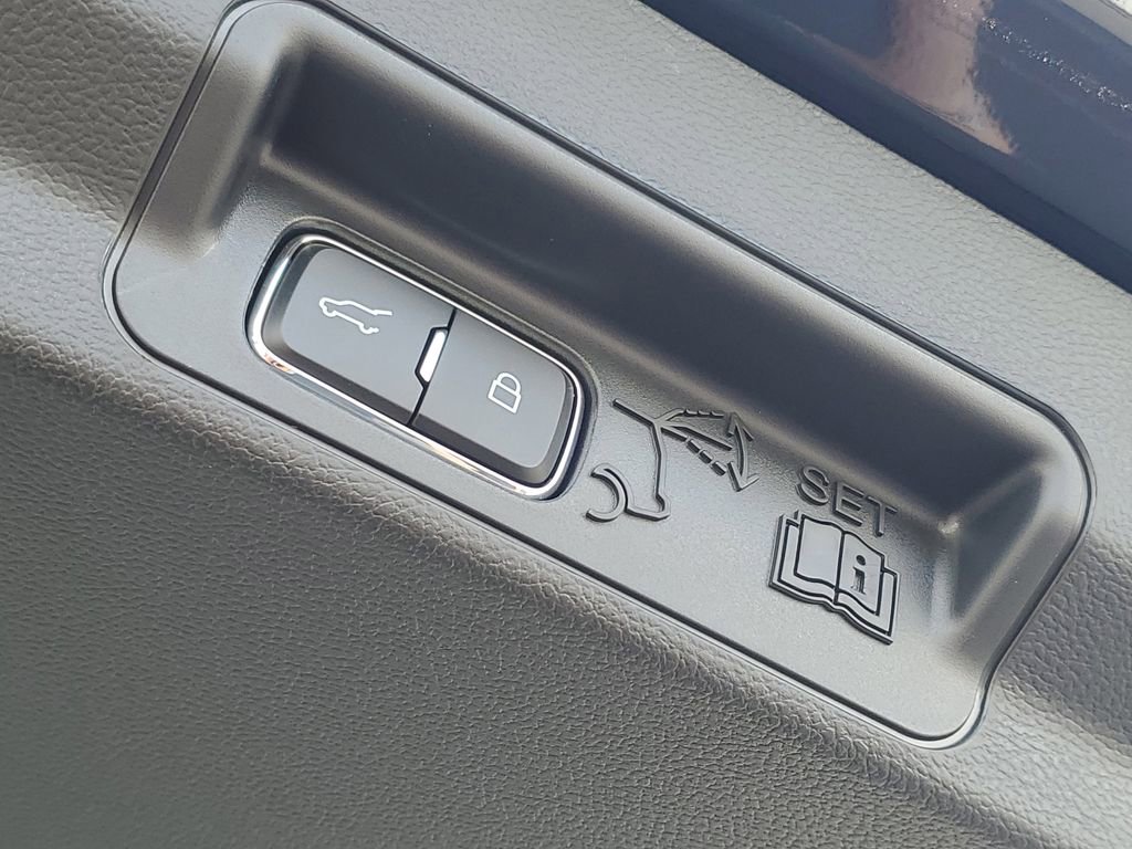 New 2026 Ford Explorer Active AWD/4WD image 32