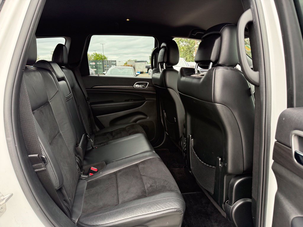 Used 2018 Jeep Grand Cherokee Altitude RWD image 28