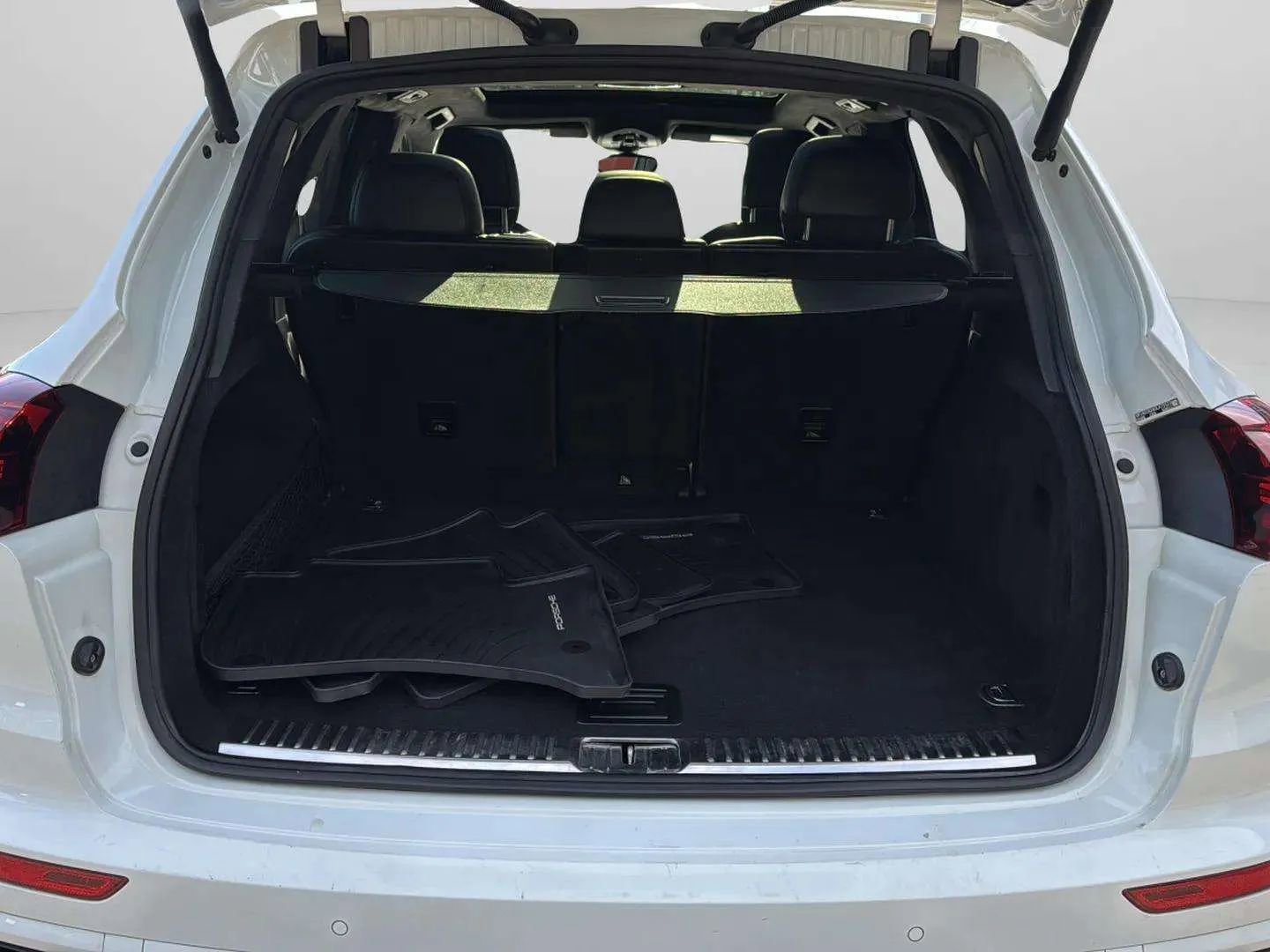 Used 2016 Porsche Cayenne GTS w/ Premium Package Plus image 30