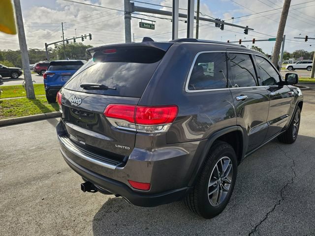 Used 2017 Jeep Grand Cherokee Limited w/ Luxury Group II image 4