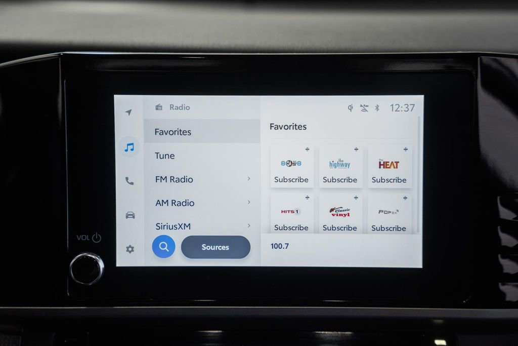 Used 2025 Toyota Camry SE image 19