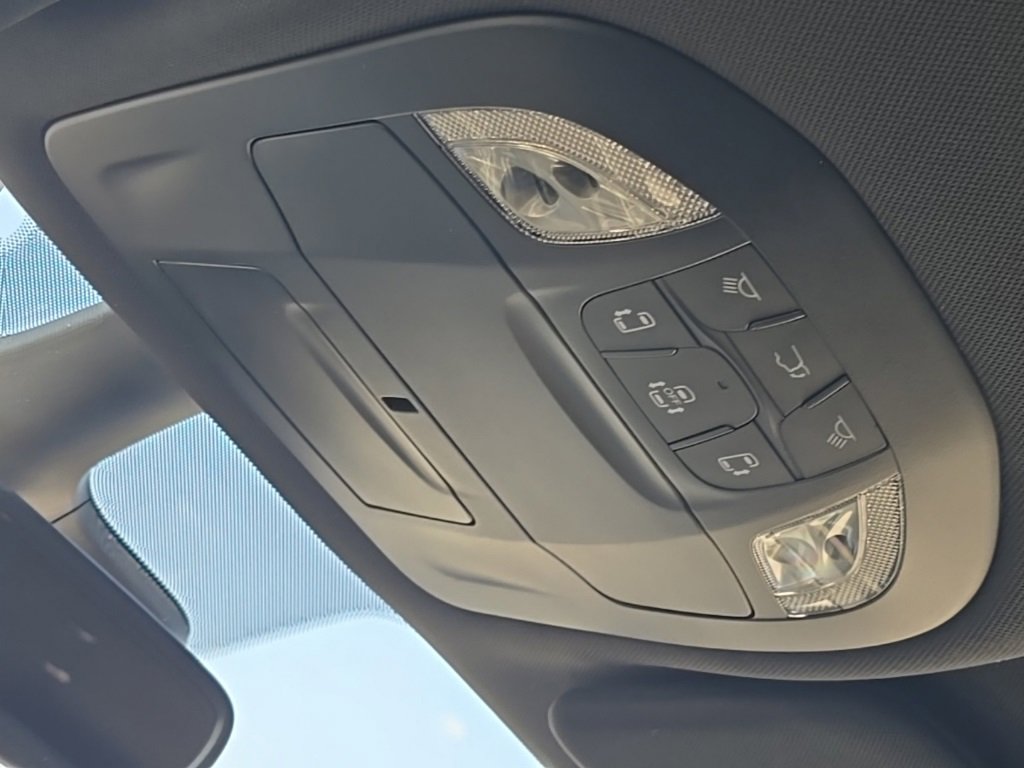 New 2026 Chrysler Pacifica Select image 31