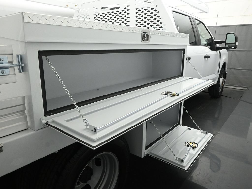 New 2026 Ford F350 XL w/ XL Chrome Package RWD image 24
