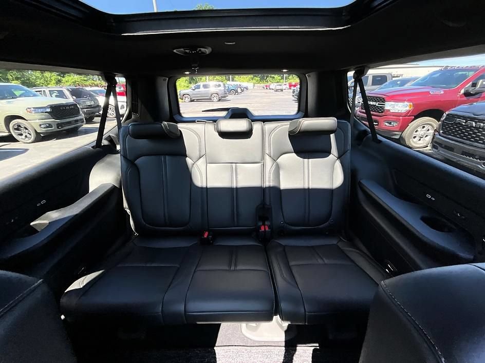New 2026 Jeep Grand Wagoneer L 4WD image 37