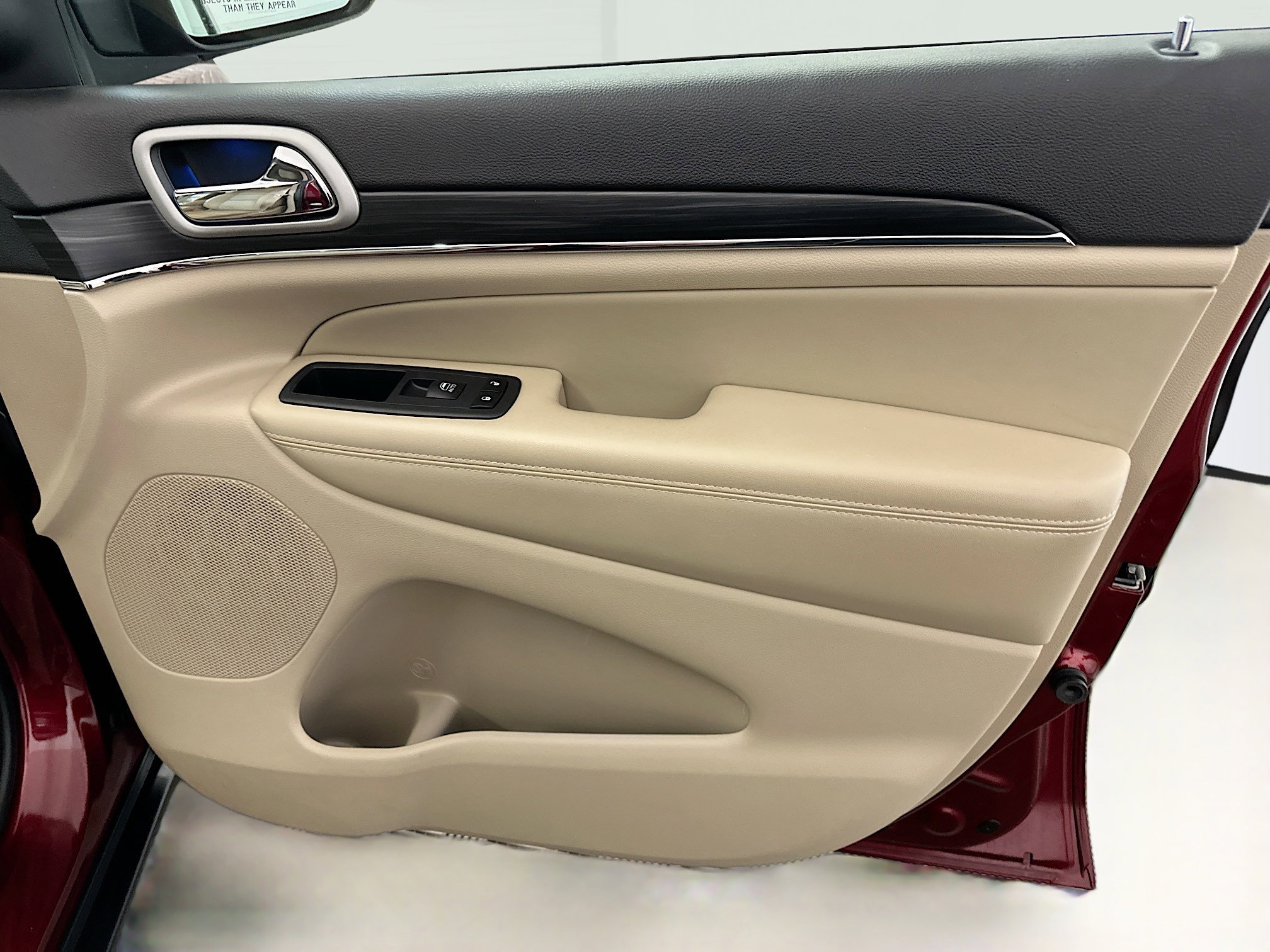 Used 2021 Jeep Grand Cherokee Limited w/ Trailer Tow Group IV image 35