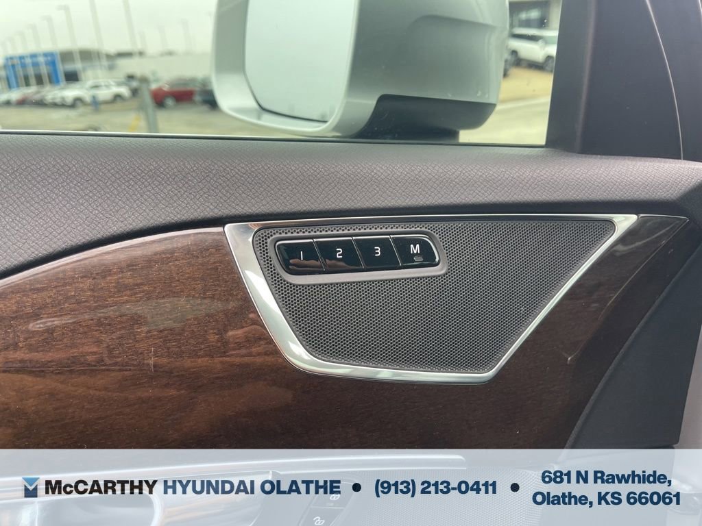 Used 2016 Volvo XC90 T6 Momentum w/ Momentum Plus Package AWD/4WD image 34