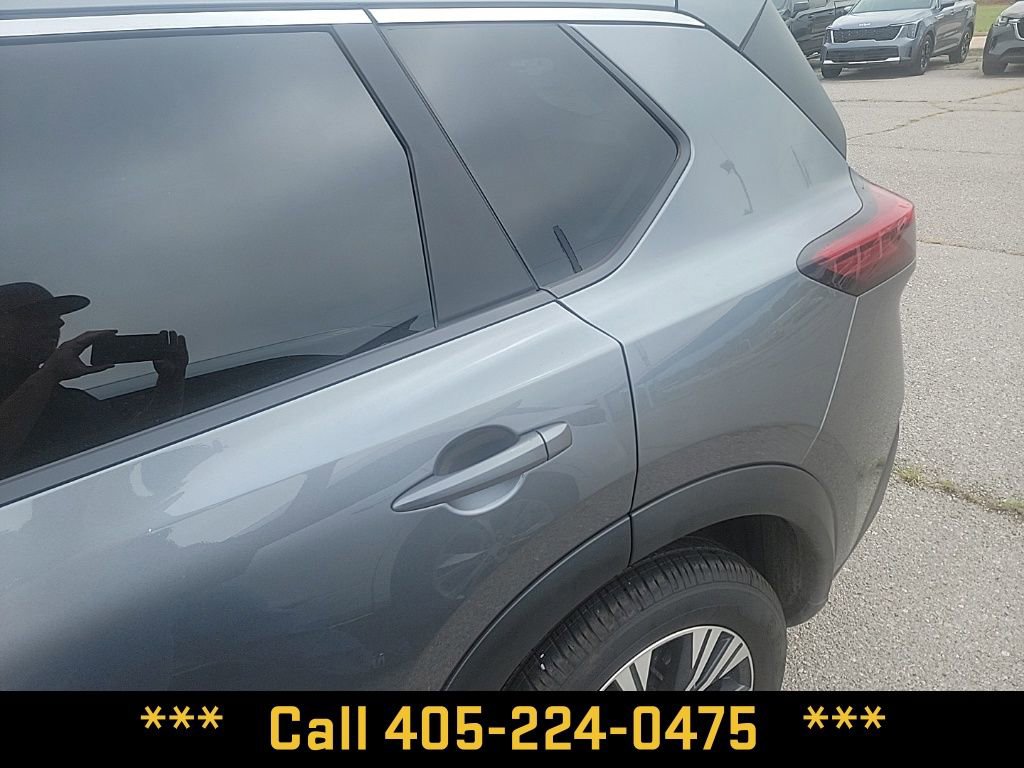 Used 2023 Nissan Rogue SV image 8