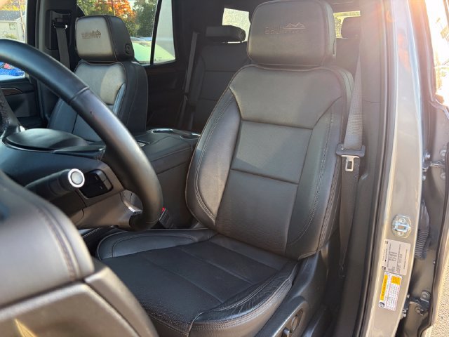 Used 2023 Chevrolet Tahoe High Country w/ Max Trailering Package AWD/4WD image 17
