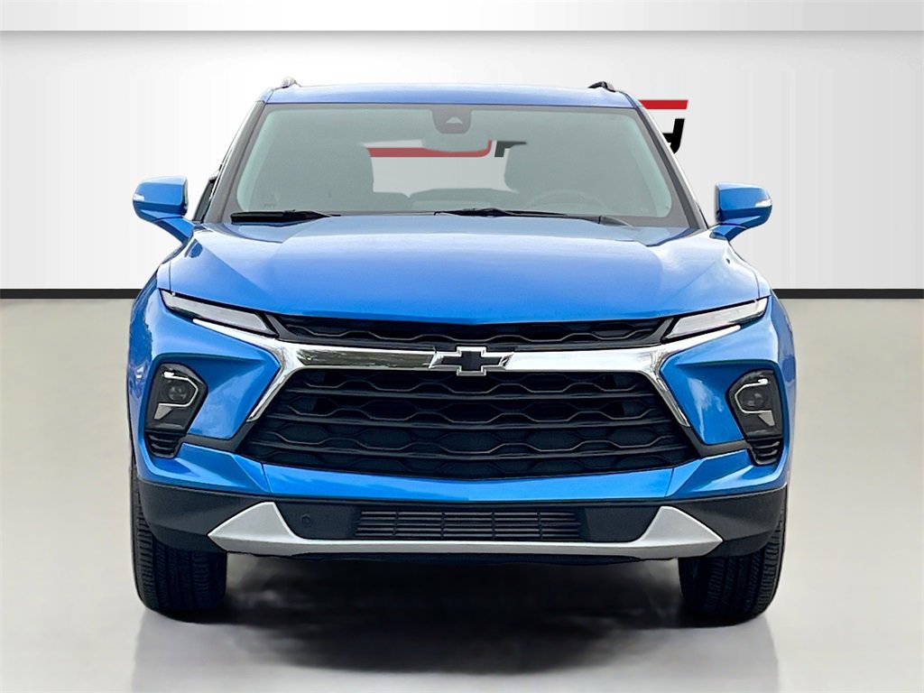 Used 2024 Chevrolet Blazer LT image 2