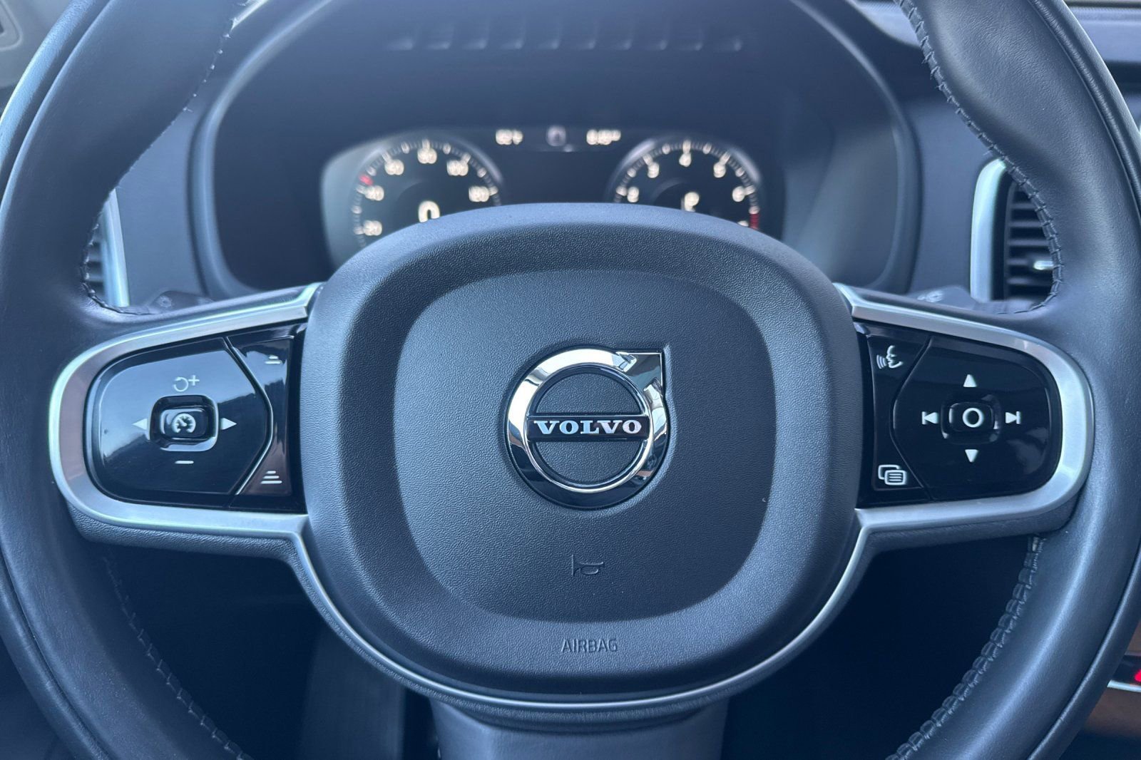 Used 2022 Volvo XC90 T5 Momentum w/ Advanced Package image 26