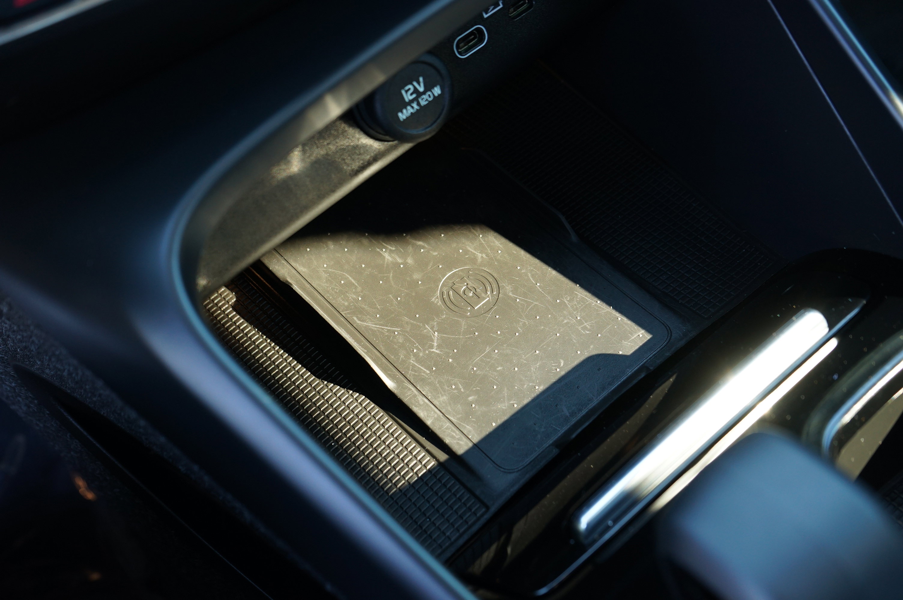 Used 2023 Volvo XC40 Recharge Ultimate image 22