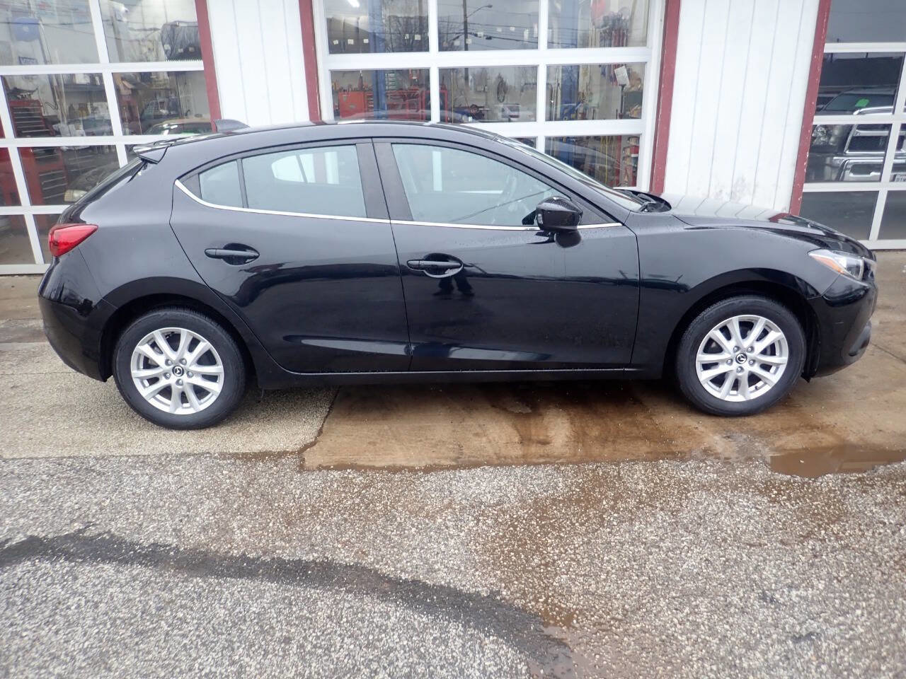 Used 2016 MAZDA MAZDA3 i Grand Touring image 28