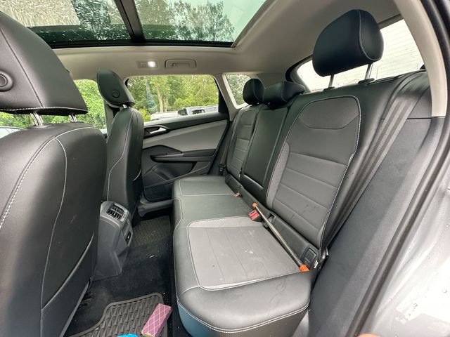 Used 2023 Volkswagen Taos SE w/ Panoramic Sunroof Package FWD image 28