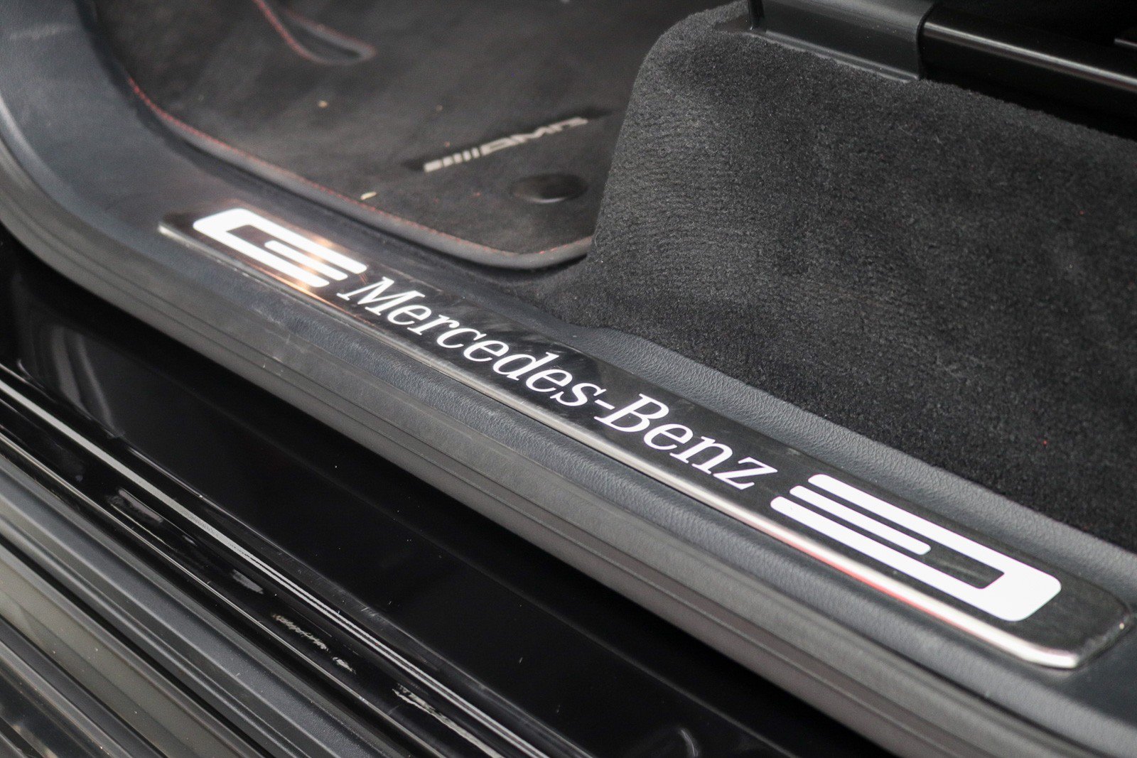 Used 2025 Mercedes-Benz G 550 image 38